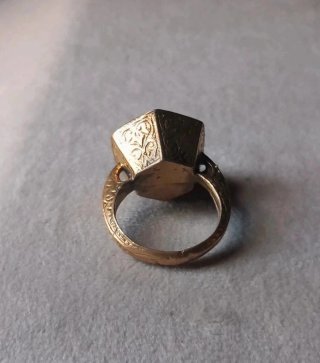 Anello sigillo afghano esagonale blu oro