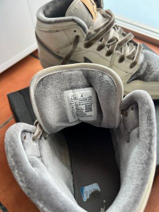 Air Jordan 1 Mid Velvet Edición Limitada