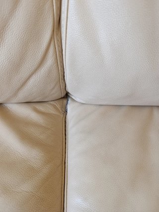 Sofá de cuero beige 2m