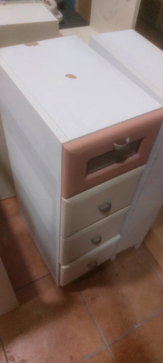 Mueble de baño de madera y cristal