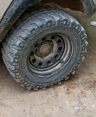Llantas desplazadas y neumáticos 4x4