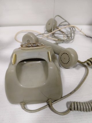 Teléfono vintage Heraldo, con su disco giratorio