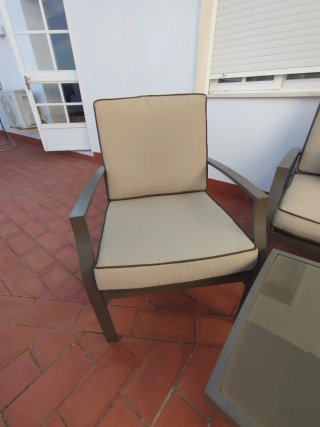 Conjunto Muebles Jardín en color topo.