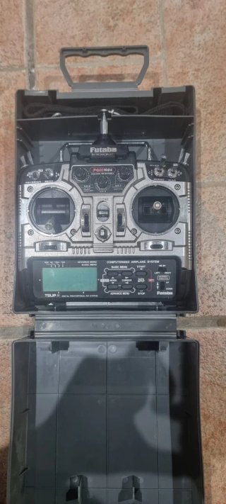 Helicóptero RC  con Emisora Futaba con modulo 2.4