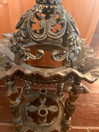 Lámpara de bronce antigua