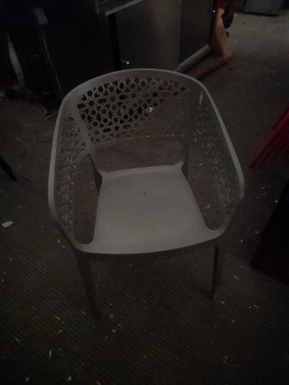 13 Sillas de Poliuretano Grises