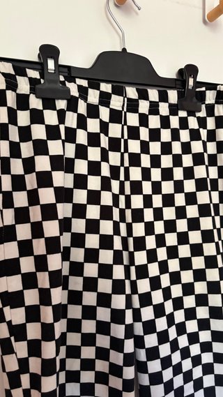 Pantaloni corti da ciclista a quadri bianco e nero