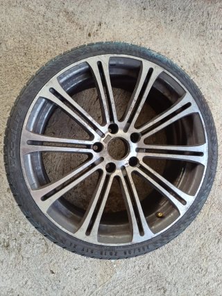 Llanta y neumático 255/30 ZR19