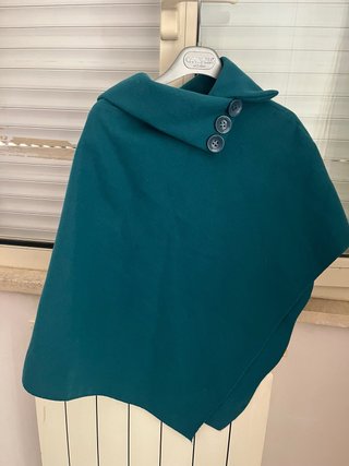 Poncho Teal con Botones