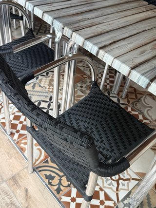 Sillas y Mesas