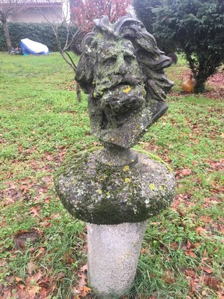 Busto de hierro con cara de Beethoven