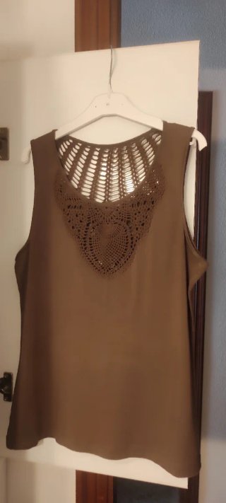 Canottiera da donna con dettagli in pizzo a crochet