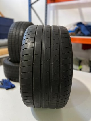 2 Neumáticos Goodyear 295/35ZR20
