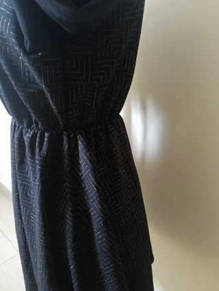 Vestito nero con dettagli argento
