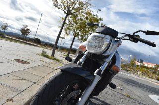 Suzuki GSR600 Naked Azul/Plata