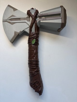 Hacha Stormbreaker Vengadores Endgame