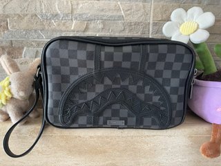 Pochette Sprayground Checkerboard Shark