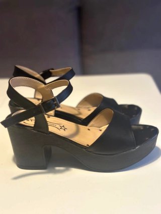 Sandali neri con tacco largo e piattaforma Black Star
