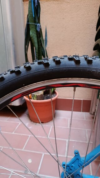 Bicicleta BTWIN Rockrider Ruedas Michelin