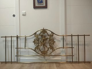 Cabecero de cama dorado laton