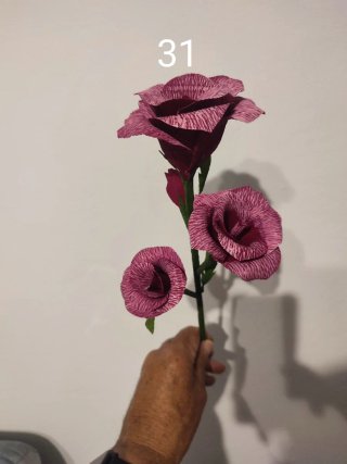 Ramo de flores de papel hechas a mano
