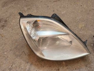 Faros Ford Fiesta 2002