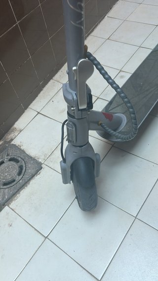 Patinete Eléctrico Gris