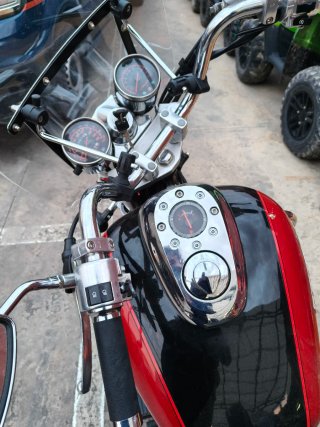 Daelim Daystar 125cc Cruiser Roja