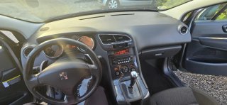 Peugeot 5008 2011