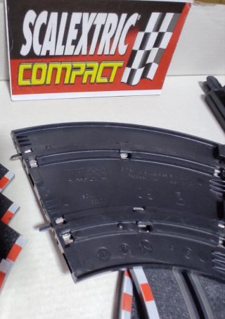 Scalextric Compact. Pack desguace