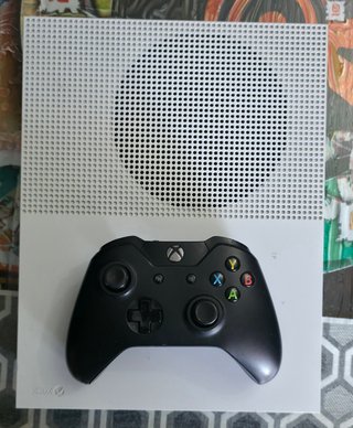 Xbox One S Blanca + mando