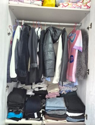 Habitación juvenil  Urge vender por mudanza.