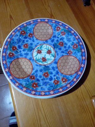 2 Platos Cerámica Decorados