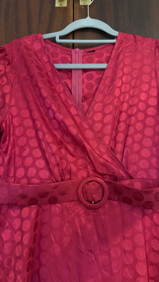 Vestido fucsia midi con lunares