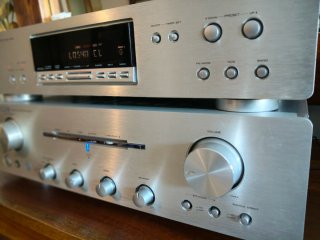Amplificador Marantz PM 7001