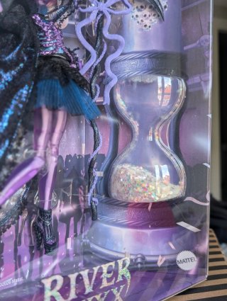 Monster High Skullector River Styxx Muñeca