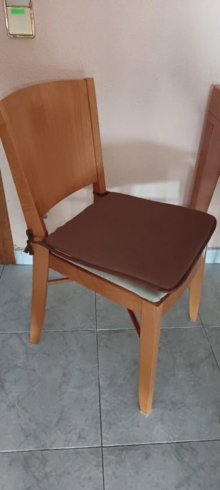 Mesa de comedor con 4 sillas