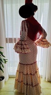 Traje de Flamenca lunares rojo talla 42,