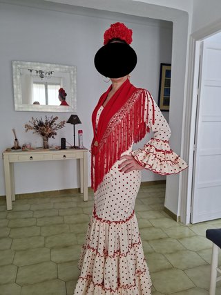 Traje de Flamenca lunares rojo talla 42,