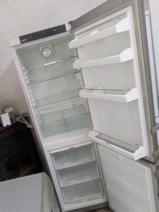 Nevera Liebherr Gris