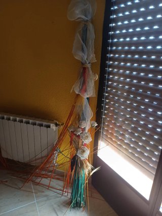 Jarrones decorativos cerámica y cristal. Y cuadros
