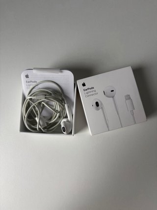 iPhone 13 128GB Rosa + Fundas + EarPods