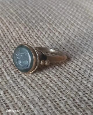Anello sigillo afghano con montatura oro