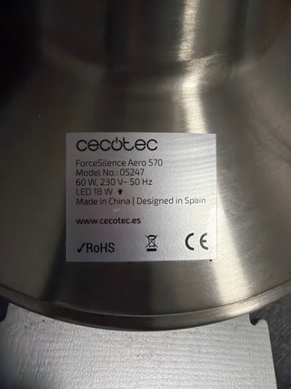 Ventilador de techo plateado con luz