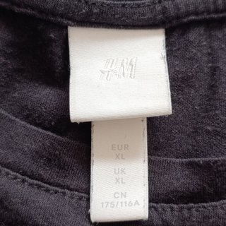 Camiseta negra H&M pedrería Talla XL