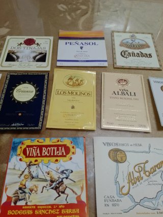 Lote de 12etiquetas de vino Valdepeñas