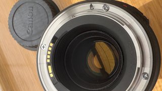Canon EF 100mm f/2.8 Macro USM