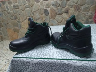 Zapatos de seguridad Bea Work negros y verdes