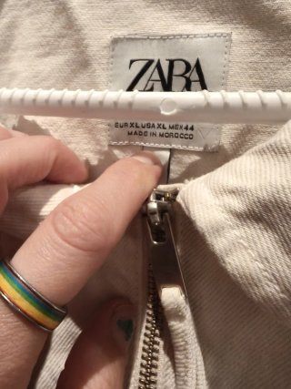 Chaqueta Zara Beige Media Cremallera