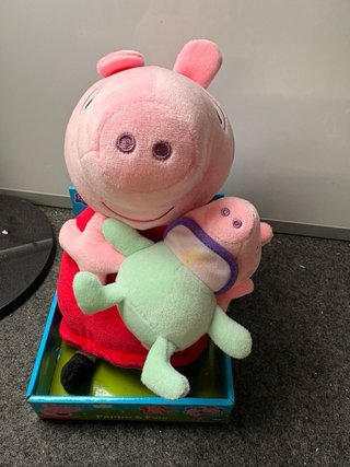 Peluche Peppa Pig y bebé Bandai